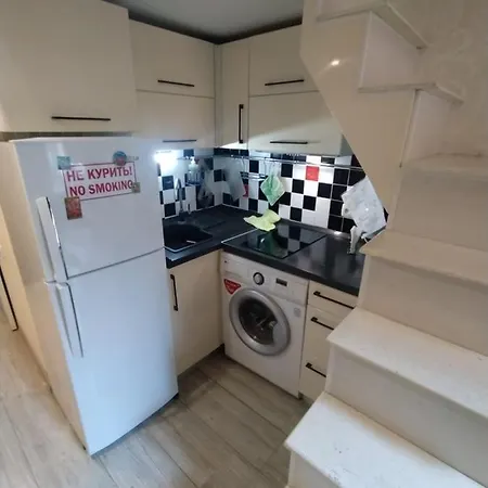 Fiesta Apartment *